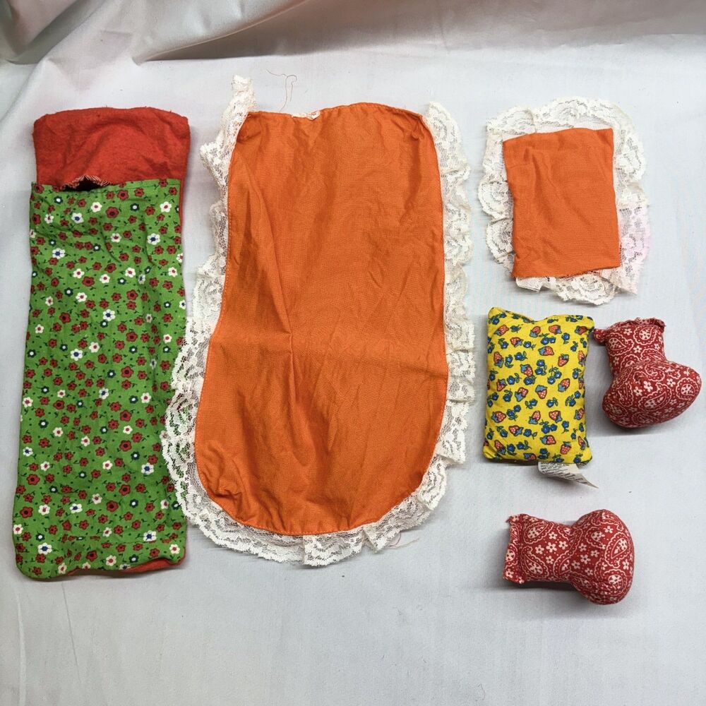 Vintage 70s Barbie and clone Slumber Party Bedspread Blankets and Pillows lot